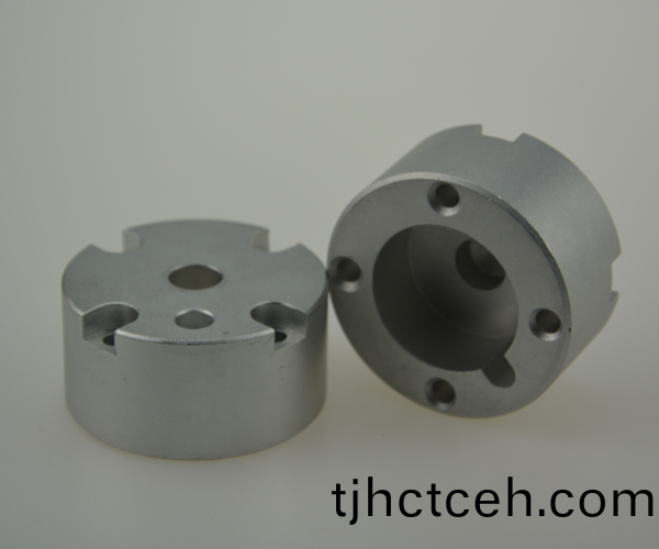 CNC精密(mi)零(ling)件加工時會(hui)齣現(xian)的問題